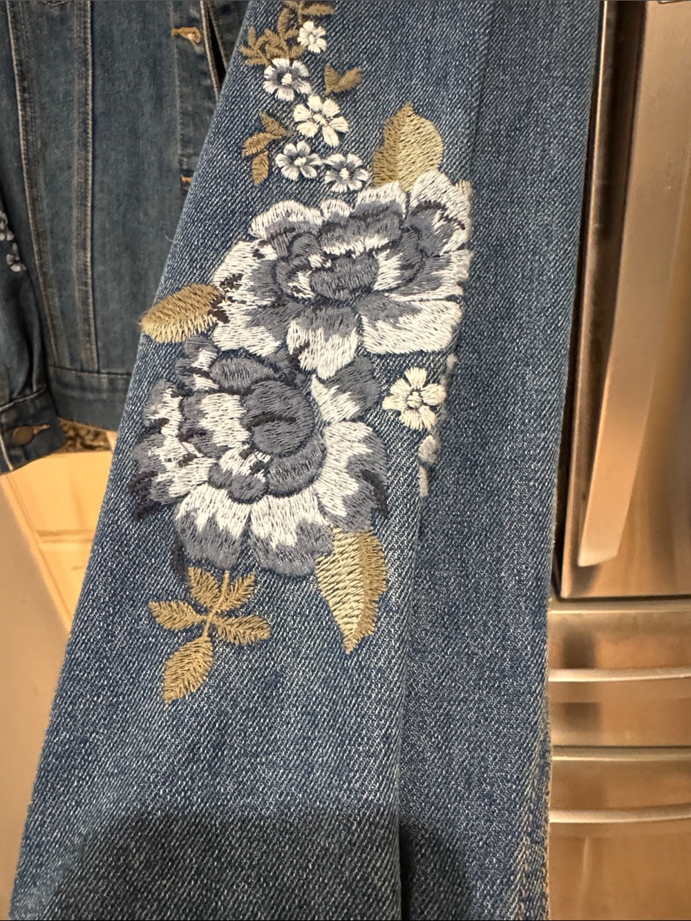 Lee Jean Co. Embroidered Blue Denim Jacket - Picture 5 of 12